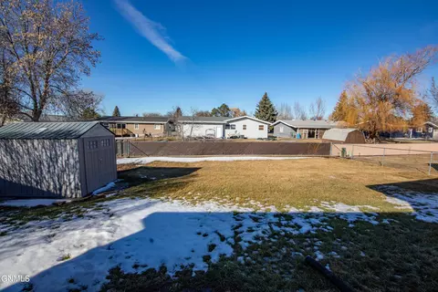 859 Dell Avenue Ave, Dickinson, ND 58601 photo 27