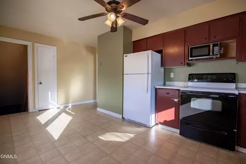 859 Dell Avenue Ave, Dickinson, ND 58601 photo 7