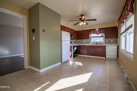859 Dell Avenue Ave, Dickinson, ND 58601 photo 6