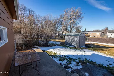 859 Dell Avenue Ave, Dickinson, ND 58601 photo 25