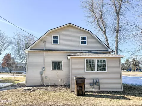 303 3rd Ave SW, Steele, ND 58482 photo 8