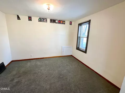 303 3rd Ave SW, Steele, ND 58482 photo 12