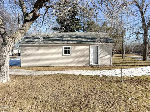 303 3rd Ave SW, Steele, ND 58482 photo 7