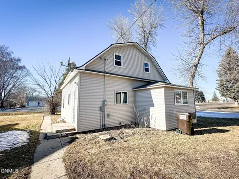 303 3rd Ave SW, Steele, ND 58482 photo 9