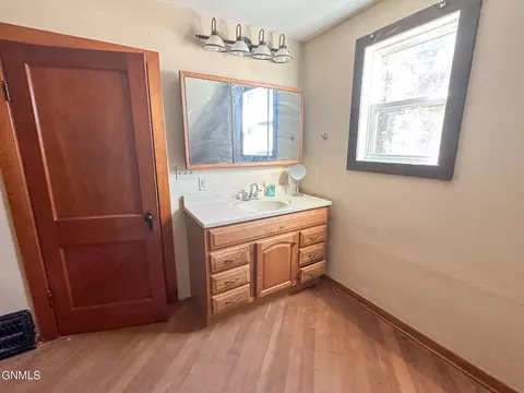 303 3rd Ave SW, Steele, ND 58482 photo 24