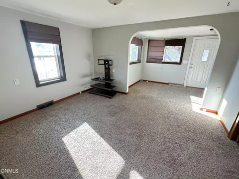 303 3rd Ave SW, Steele, ND 58482 photo 18