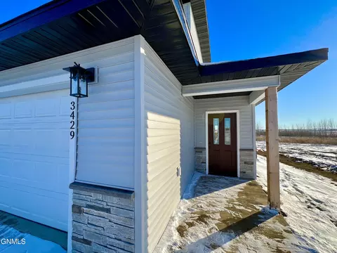 3429 20 Ave NW, Minot, ND 58703