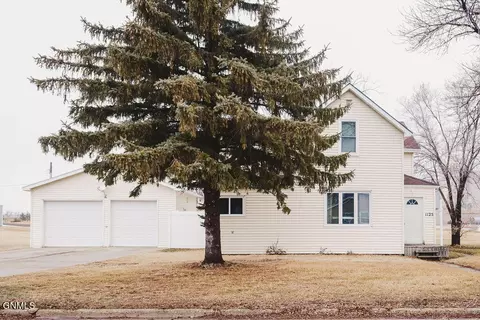1125 5th St N, Carrington, ND 58421