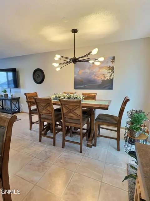 3740 Regent Dr, Bismarck, ND 58504 photo 5