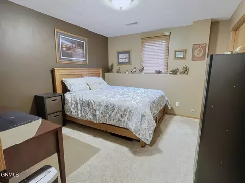 3740 Regent Dr, Bismarck, ND 58504 photo 23