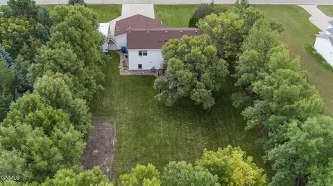 3740 Regent Dr, Bismarck, ND 58504 photo 2