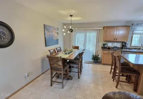 3740 Regent Dr, Bismarck, ND 58504 photo 6