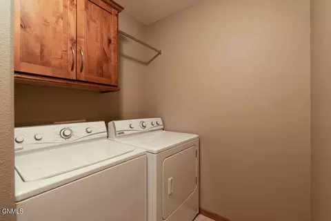 2904 Edgewater Lp SE, Mandan, ND 58554 photo 16