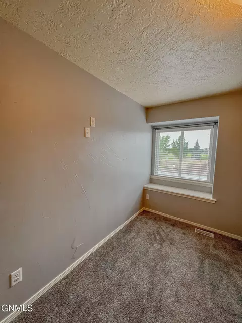 1707 Bison Dr, Williston, ND 58801 photo 13