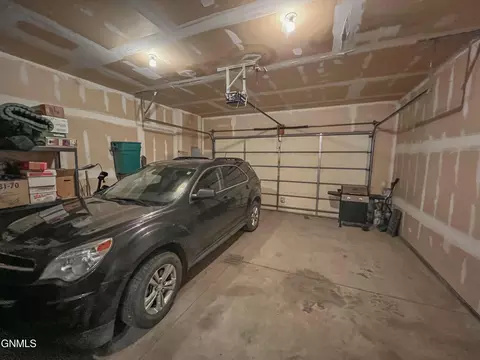 1707 Bison Dr, Williston, ND 58801 photo 10