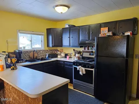 Kitchen - 3790 County Rd 90, Hebron, ND 58638 photo 2 of 2