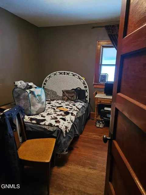 Bedroom - 3790 County Rd 90, Hebron, ND 58638 photo 2 of 2