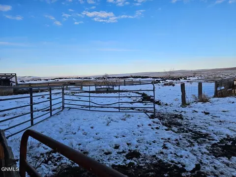 View/Area - 3790 County Rd 90, Hebron, ND 58638 photo 8 of 14