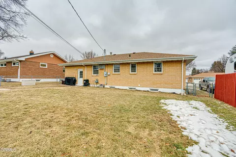 1609 Monte Dr NW, Mandan, ND 58554 photo 47