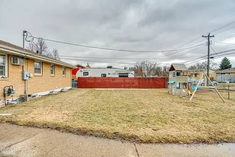 1609 Monte Dr NW, Mandan, ND 58554 photo 48