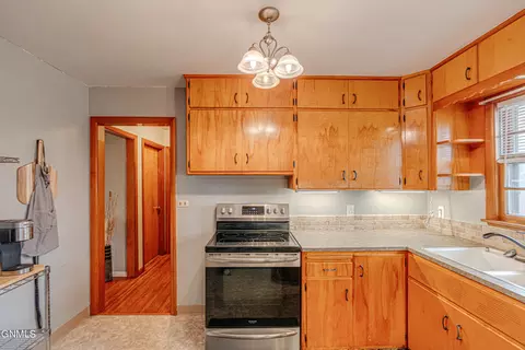 1609 Monte Dr NW, Mandan, ND 58554 photo 3