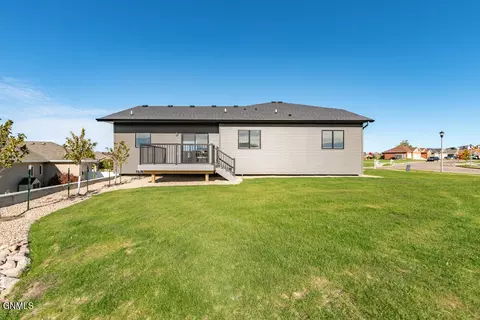 1205 Eagles View Ln, Bismarck, ND 58503 photo 32