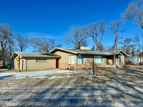 3345 Hwy 20 Hwy SE, Jamestown, ND 58401