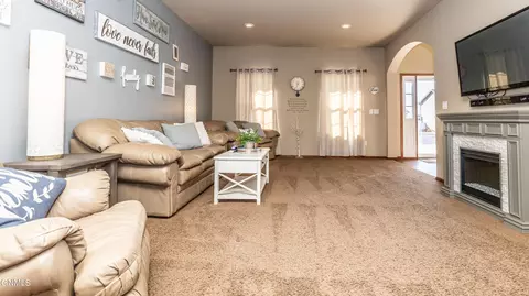 Living - 1420 Talon Rd, Bismarck, ND 58503 photo 1 of 8