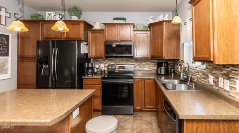 Kitchen - 1420 Talon Rd, Bismarck, ND 58503 photo 1 of 6