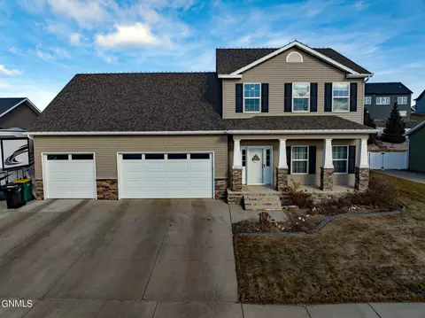 Exterior - 1420 Talon Rd, Bismarck, ND 58503 photo 4 of 9