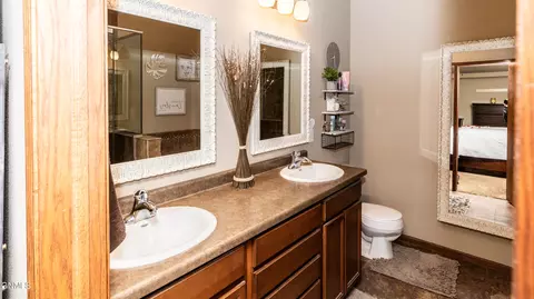 Bath - 1420 Talon Rd, Bismarck, ND 58503 photo 4 of 9