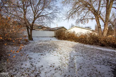Exterior - 323 7th Ave E, Dickinson, ND 58601 photo 7 of 8