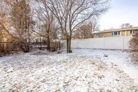 Exterior - 323 7th Ave E, Dickinson, ND 58601 photo 8 of 8