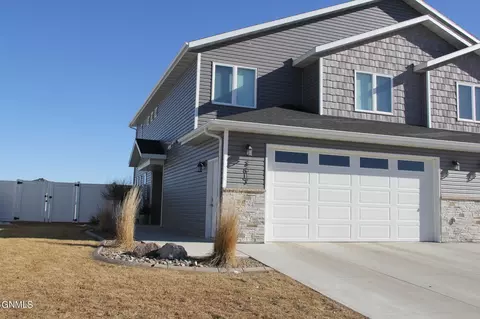 3617 Meridian Dr, Bismarck, ND 58504