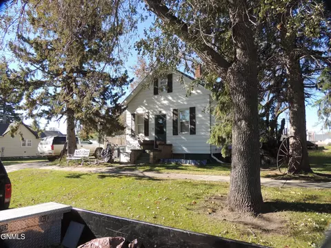409 1st Ave East Ave E, Gackle, ND 58442