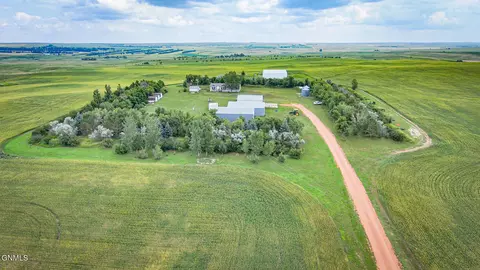 5401 21st St SW, Hazen, ND 58545