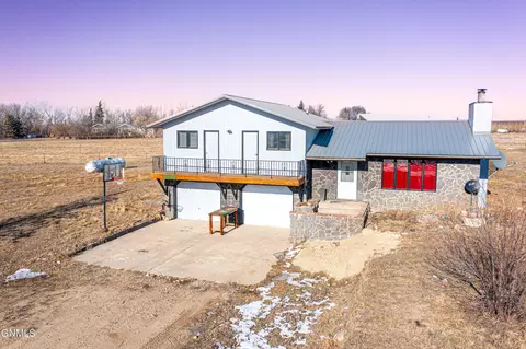 5370 134th Ave NW, Williston, ND 58801