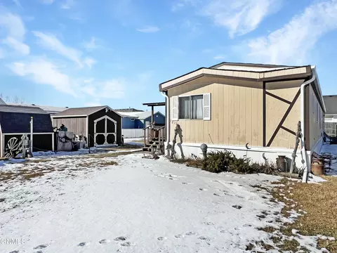 1215 Coolidge Ave, Minot, ND 58701 photo 3