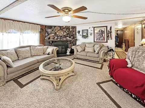 1215 Coolidge Ave, Minot, ND 58701 photo 7