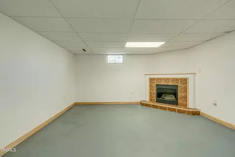 Living - 13303 52nd St NE, Baldwin, ND 58521 photo 2 of 3