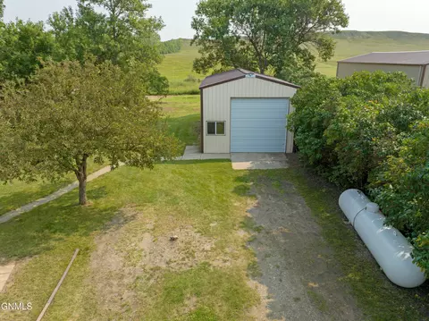 Exterior - 13303 52nd St NE, Baldwin, ND 58521 photo 37 of 42