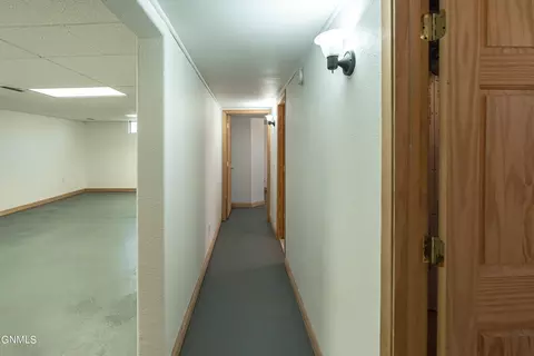 Entry Way - 13303 52nd St NE, Baldwin, ND 58521 photo 2 of 3