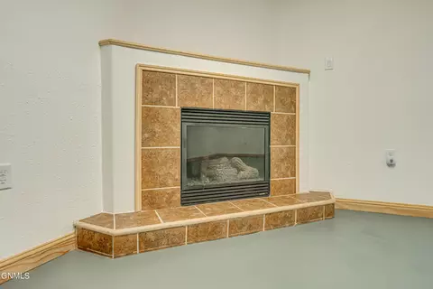 Living - 13303 52nd St NE, Baldwin, ND 58521 photo 3 of 3