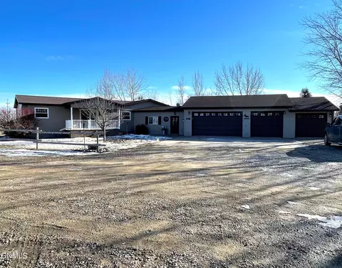 217 B St, Sykeston, ND 58486