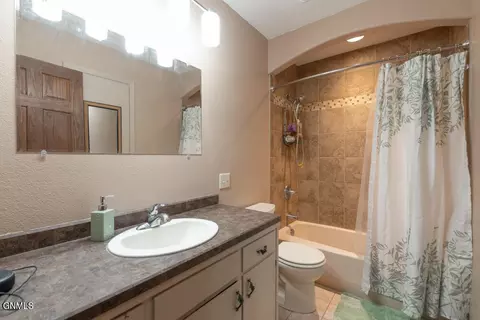 912 29th St, Bismarck, ND 58501 photo 20
