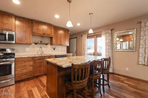 912 29th St, Bismarck, ND 58501 photo 9