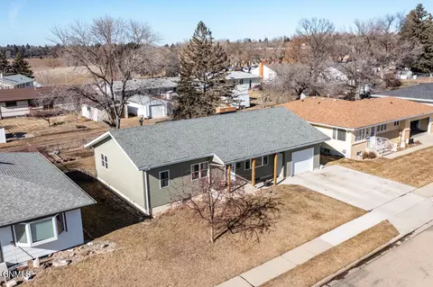 912 29th St, Bismarck, ND 58501 photo 33