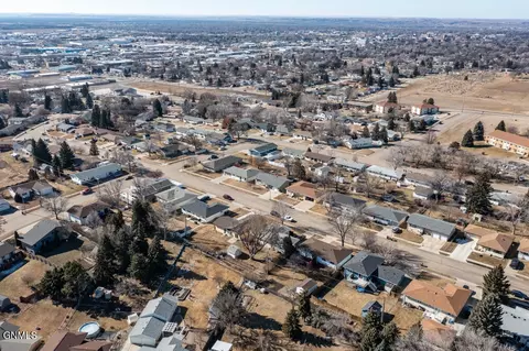 912 29th St, Bismarck, ND 58501 photo 37