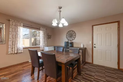 912 29th St, Bismarck, ND 58501 photo 14