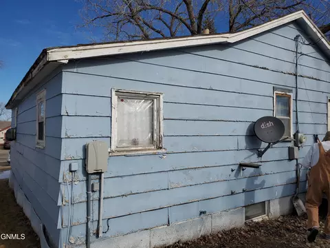 1440 3rd St S, Carrington, ND 58421 photo 12